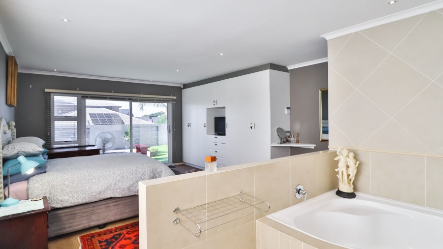 3 Bedroom Property for Sale in Stilbaai Wes Western Cape